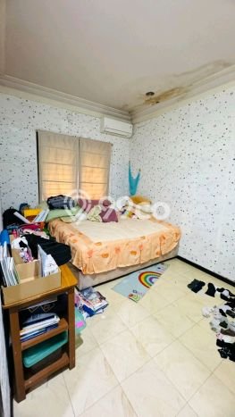 Siap Huni Rumah Minimalis & Modern LB 180m2 di Wadungasri Siap Huni Rumah Minimalis & Modern LB 180m2 di Wadungasri