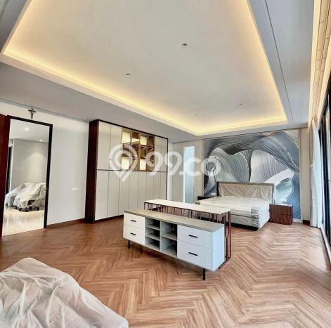 Jual Rumah Luas Megah Dengan View Cantik di Sukomanunggal, Surabaya Jual Rumah Luas Megah Dengan View Cantik di Sukomanunggal, Surabaya