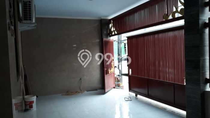 BEST INVESTMENT! Rumah area Babatan, Luas 90m² Bangunan 90m² BEST INVESTMENT! Rumah area Babatan, Luas 90m² Bangunan 90m²