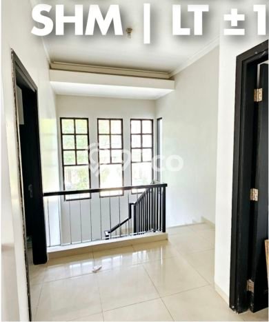 Rumah Elit Modern Tanpa Renovasi di Ketintang Surabaya Rumah Elit Modern Tanpa Renovasi di Ketintang Surabaya