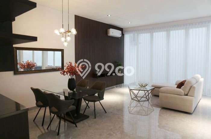 Rumah Bagus area Wisata Bukit Mas, Surabaya, LT 240m2m², Luas Bangunan 400m2m² Rumah Bagus area Wisata Bukit Mas, Surabaya, LT 240m2m², Luas Bangunan 400m2m²