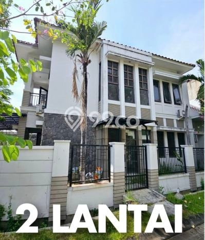 Rumah Elit Modern Tanpa Renovasi di Ketintang Surabaya Rumah Elit Modern Tanpa Renovasi di Ketintang Surabaya