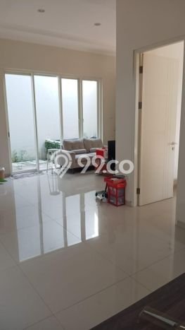 Hunian Mewah Siap Huni LT 240m2 di Lakarsantri, Surabaya Hunian Mewah Siap Huni LT 240m2 di Lakarsantri, Surabaya