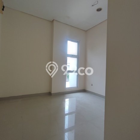 Sewa Rumah Murah di Green Lake City Jakarta Barat Punya 4 KT Sewa Rumah Murah di Green Lake City Jakarta Barat Punya 4 KT