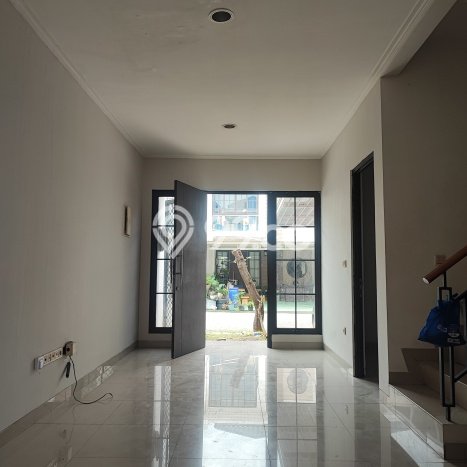 Sewa Rumah Harga Terjangkau di Green Lake City Jakarta Barat Punya 4 Kamar Tidur Sewa Rumah Harga Terjangkau di Green Lake City Jakarta Barat Punya 4 Kamar Tidur