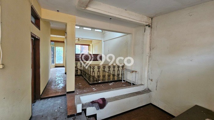 Rumah sewa siap pakai 5 Kamar Tidur di Ngagel, Surabaya Rumah sewa siap pakai 5 Kamar Tidur di Ngagel, Surabaya