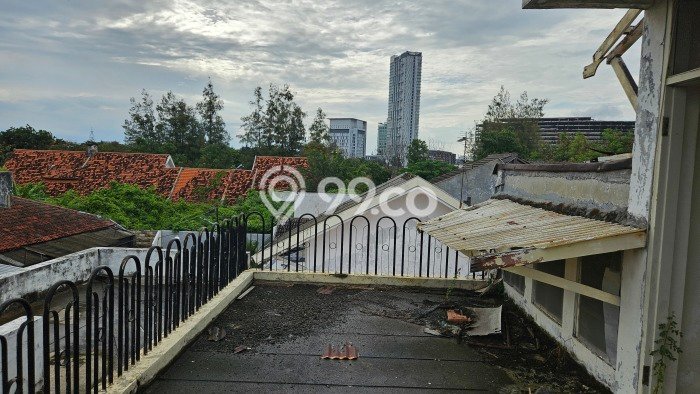 Rumah sewa siap pakai 5 Kamar Tidur di Ngagel, Surabaya Rumah sewa siap pakai 5 Kamar Tidur di Ngagel, Surabaya