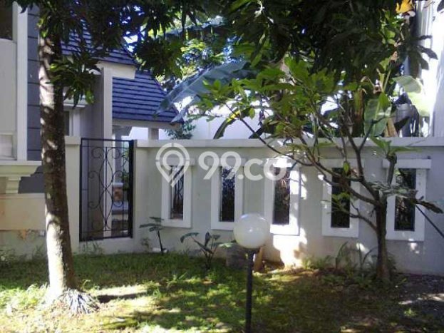 Rumah Mewah dengan Luas Tanah 353m² di Lingkungan Asri Gading Serpong, Tangerang Rumah Mewah dengan Luas Tanah 353m² di Lingkungan Asri Gading Serpong, Tangerang