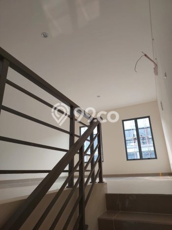 Ruko di Gading Serpong, Luas 91m², Area Komersial, Ready Usaha Ruko di Gading Serpong, Luas 91m², Area Komersial, Ready Usaha