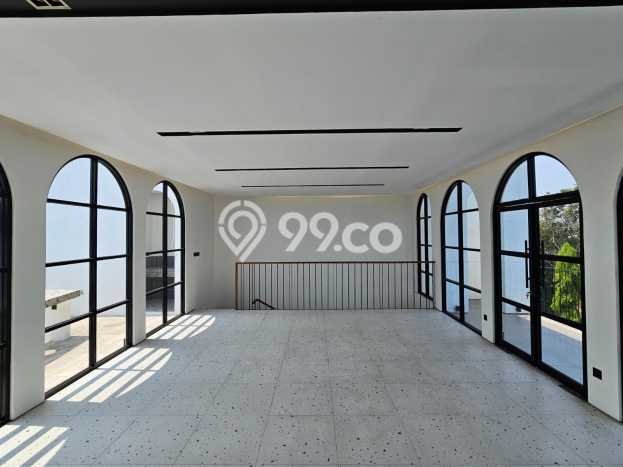 KAWASAN KOMERSIAL! Ruko Disewakan di BSD Kencana Loka, Luas 180m², Area Strategis KAWASAN KOMERSIAL! Ruko Disewakan di BSD Kencana Loka, Luas 180m², Area Strategis