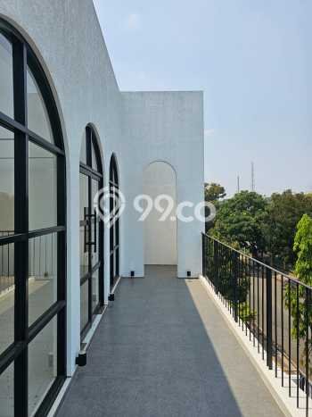 KAWASAN KOMERSIAL! Ruko Disewakan di BSD Kencana Loka, Luas 180m², Area Strategis KAWASAN KOMERSIAL! Ruko Disewakan di BSD Kencana Loka, Luas 180m², Area Strategis