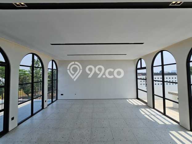 KAWASAN KOMERSIAL! Ruko Disewakan di BSD Kencana Loka, Luas 180m², Area Strategis KAWASAN KOMERSIAL! Ruko Disewakan di BSD Kencana Loka, Luas 180m², Area Strategis