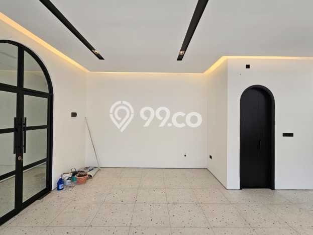 KAWASAN KOMERSIAL! Ruko Disewakan di BSD Kencana Loka, Luas 180m², Area Strategis KAWASAN KOMERSIAL! Ruko Disewakan di BSD Kencana Loka, Luas 180m², Area Strategis