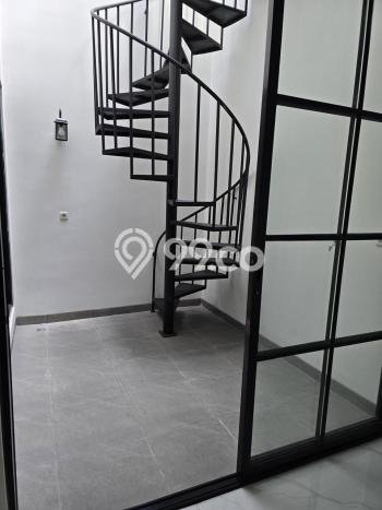 Rumah Elit Modern Siap Huni di BSD Tangerang Rumah Elit Modern Siap Huni di BSD Tangerang