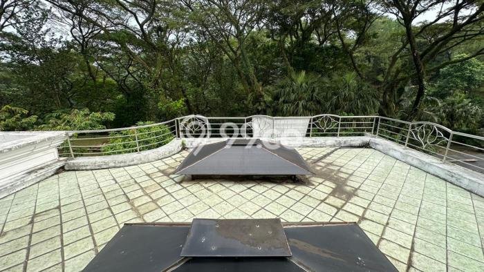 For Sale! Luxury House LT 450m2 Desain Elegan di BSD For Sale! Luxury House LT 450m2 Desain Elegan di BSD