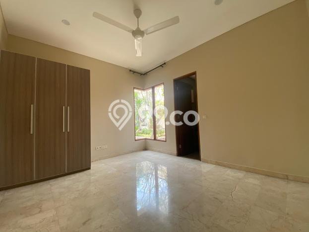Hunian Ideal dengan LT 550m2 & LB 480m2 Dikontrakkan di Kemang Hunian Ideal dengan LT 550m2 & LB 480m2 Dikontrakkan di Kemang