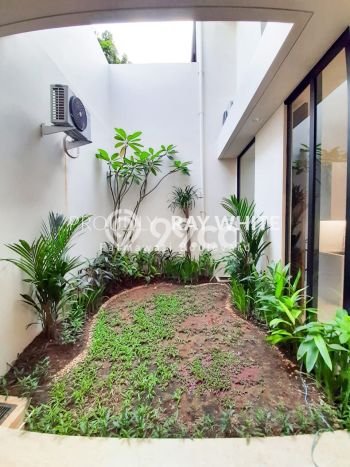 Rumah Elit Modern Siap Huni di Kemang Jakarta Selatan Rumah Elit Modern Siap Huni di Kemang Jakarta Selatan