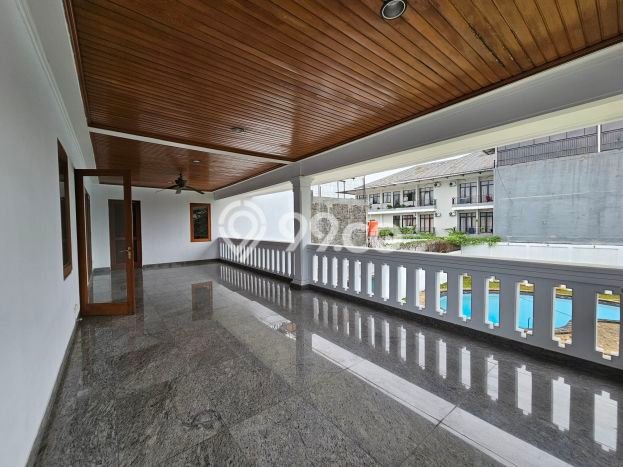 For Sale! Premium House LT 1300m2 Desain Elegan di Kemang For Sale! Premium House LT 1300m2 Desain Elegan di Kemang