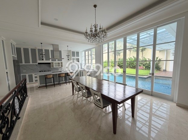 Rumah Luxury Modern Tanpa Renovasi di Kemang Jakarta Selatan Rumah Luxury Modern Tanpa Renovasi di Kemang Jakarta Selatan