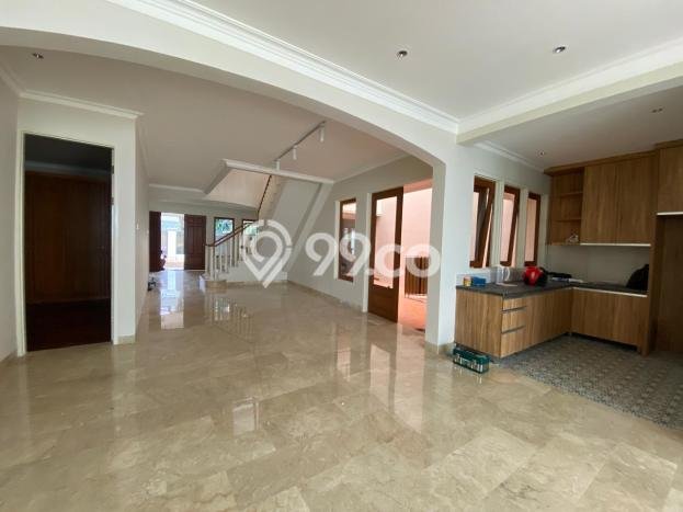 Sewa Rumah Strategis LT 300m2 / LB 350m2 di Pondok Indah, Jakarta Selatan Sewa Rumah Strategis LT 300m2 / LB 350m2 di Pondok Indah, Jakarta Selatan