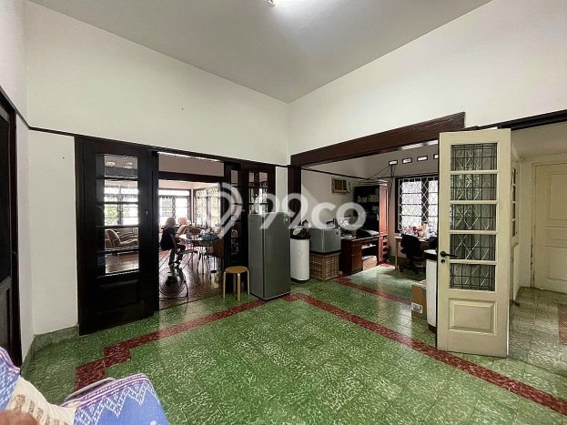 Siap Huni Rumah Mewah 6 Kamar di Kebayoran Baru Dekat ke Mana Pun Siap Huni Rumah Mewah 6 Kamar di Kebayoran Baru Dekat ke Mana Pun