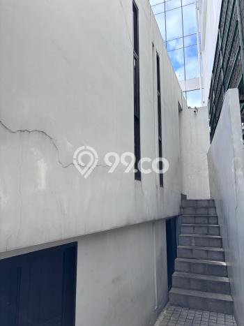 Siap Huni Rumah Mewah 7 Kamar di Kebayoran Baru Dekat ke Mana Pun Siap Huni Rumah Mewah 7 Kamar di Kebayoran Baru Dekat ke Mana Pun