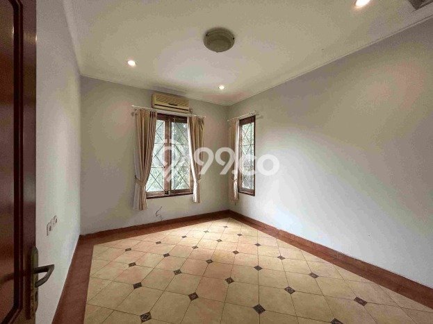 Jual Rumah Luas Elegan Dengan View Cantik di Cawang, Jakarta Timur Jual Rumah Luas Elegan Dengan View Cantik di Cawang, Jakarta Timur