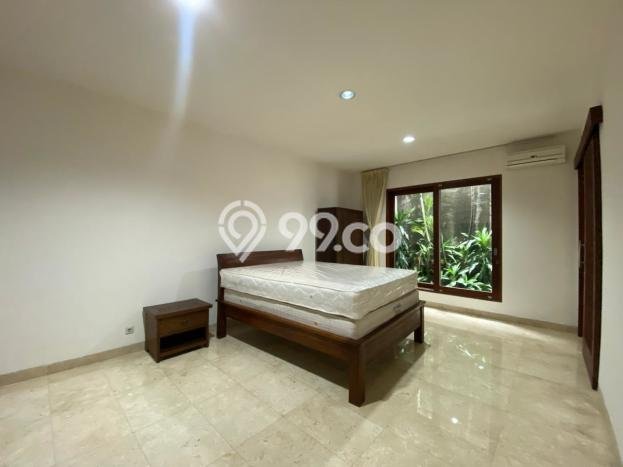 Disewakan! Rumah 4 Kamar Tidur &
4 Kamar Mandi di Kemang, Jakarta Selatan Disewakan! Rumah 4 Kamar Tidur &
4 Kamar Mandi di Kemang, Jakarta Selatan