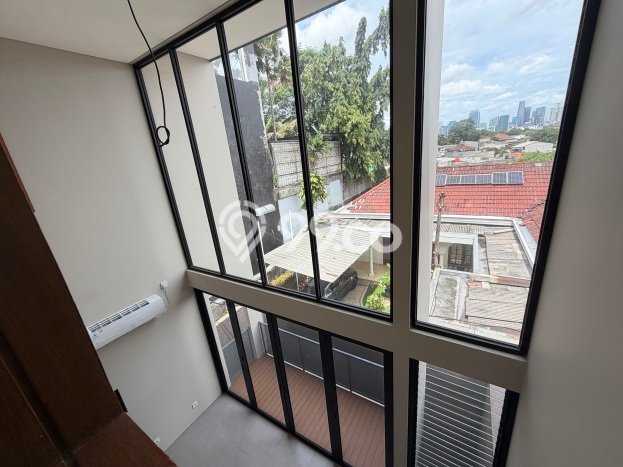 Rumah Luxury Modern Tanpa Renovasi di Kemang Jakarta Selatan Rumah Luxury Modern Tanpa Renovasi di Kemang Jakarta Selatan