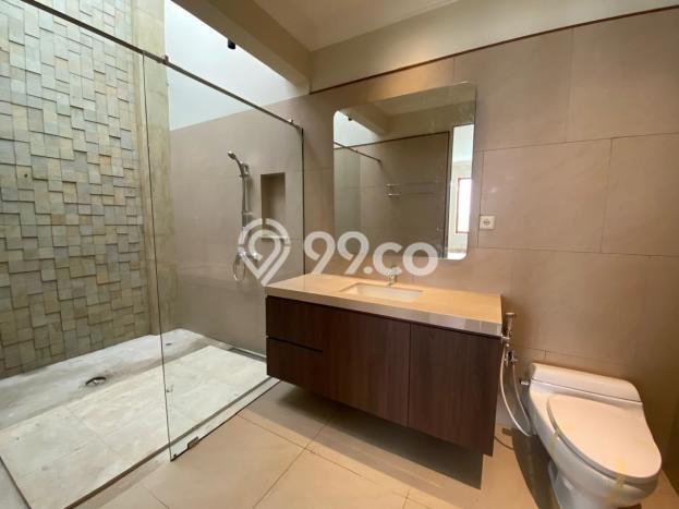 Sewa Rumah Strategis LT 300m2 / LB 350m2 di Pondok Indah, Jakarta Selatan Sewa Rumah Strategis LT 300m2 / LB 350m2 di Pondok Indah, Jakarta Selatan