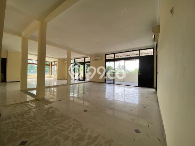 Sewa Rumah Nyaman di Kemang LT 1400m2 / LB 750m2 Kondisi Bagus Sewa Rumah Nyaman di Kemang LT 1400m2 / LB 750m2 Kondisi Bagus