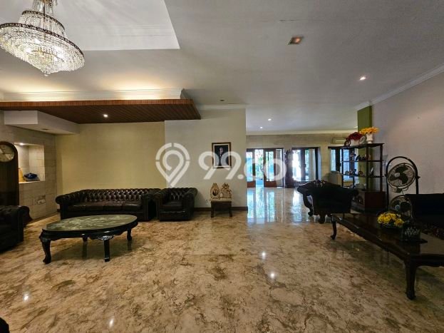 Siap Huni Rumah Mewah 6 Kamar di Kebayoran Baru Dekat ke Mana Pun Siap Huni Rumah Mewah 6 Kamar di Kebayoran Baru Dekat ke Mana Pun