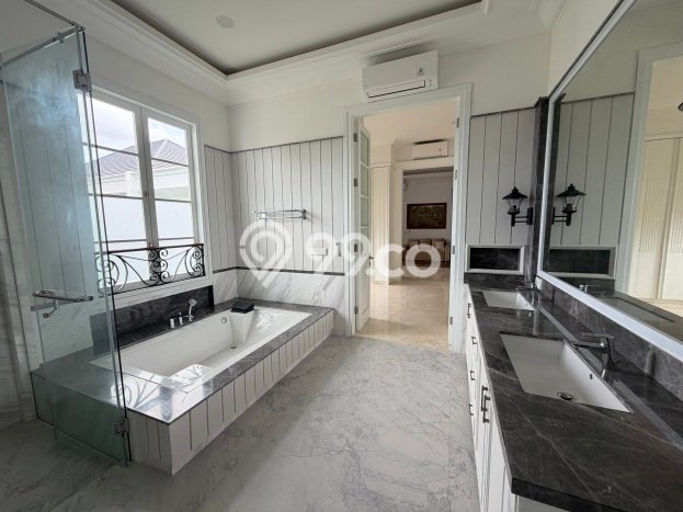 Rumah Luxury Modern Tanpa Renovasi di Kemang Jakarta Selatan Rumah Luxury Modern Tanpa Renovasi di Kemang Jakarta Selatan