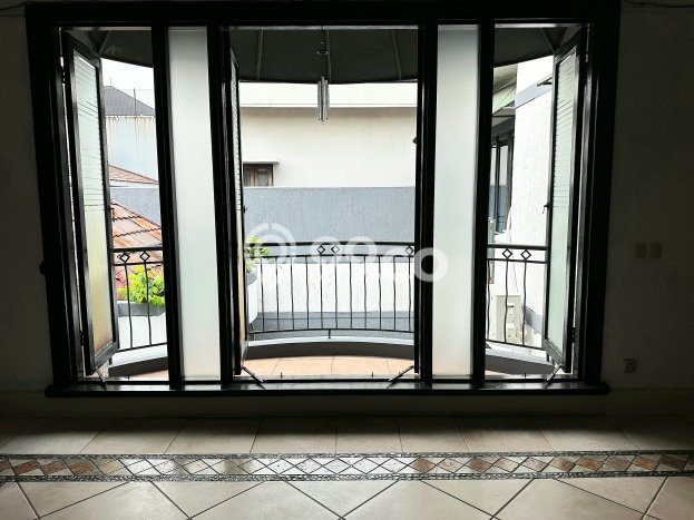 Rumah Luxury Modern Siap Huni di Pondok Indah Jakarta Selatan Rumah Luxury Modern Siap Huni di Pondok Indah Jakarta Selatan
