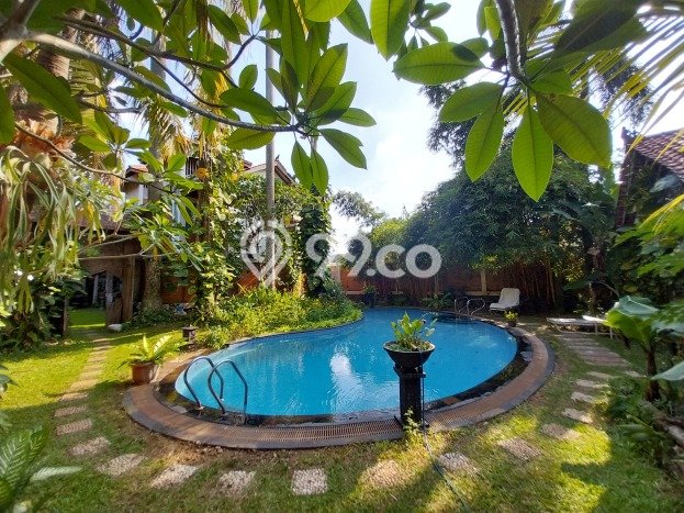 Jual Rumah Mewah Elegan Dengan View Eksklusif di Cirendeu, Jakarta Selatan Jual Rumah Mewah Elegan Dengan View Eksklusif di Cirendeu, Jakarta Selatan