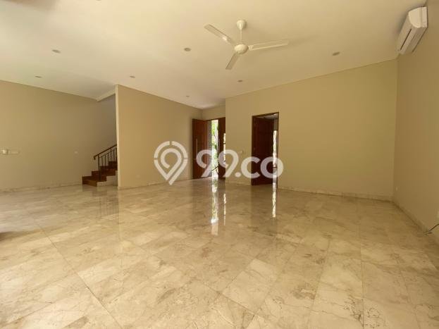 Hunian Ideal dengan LT 550m2 & LB 480m2 Dikontrakkan di Kemang Hunian Ideal dengan LT 550m2 & LB 480m2 Dikontrakkan di Kemang