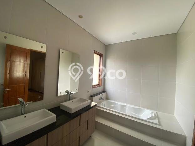 Hunian Ideal dengan LT 550m2 & LB 480m2 Dikontrakkan di Kemang Hunian Ideal dengan LT 550m2 & LB 480m2 Dikontrakkan di Kemang