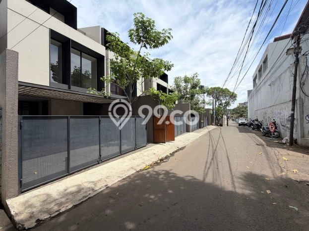 Rumah Luxury Modern Tanpa Renovasi di Kemang Jakarta Selatan Rumah Luxury Modern Tanpa Renovasi di Kemang Jakarta Selatan