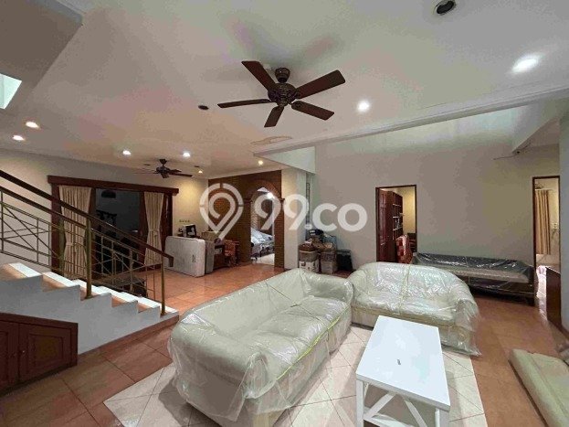 Jual Rumah Luas Elegan Dengan View Cantik di Cawang, Jakarta Timur Jual Rumah Luas Elegan Dengan View Cantik di Cawang, Jakarta Timur