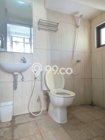 Jual Rumah Bagus Siap Huni LB 132m2 di Cikupa, Tangerang Jual Rumah Bagus Siap Huni LB 132m2 di Cikupa, Tangerang