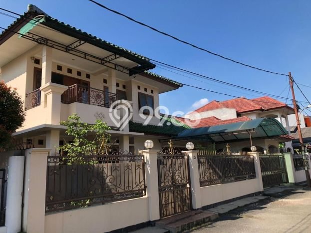 Jual Rumah Luas Elegan Dengan View Eksklusif di Cirendeu, Jakarta Selatan Jual Rumah Luas Elegan Dengan View Eksklusif di Cirendeu, Jakarta Selatan