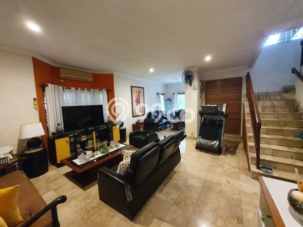 Dijual Rumah Luas Megah Dengan View Cantik di Pejaten, Jakarta Selatan Dijual Rumah Luas Megah Dengan View Cantik di Pejaten, Jakarta Selatan