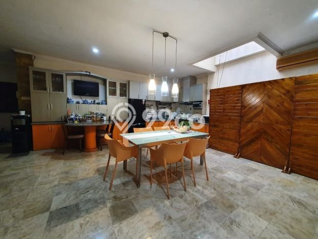 Dijual Rumah Luas Megah Dengan View Cantik di Pejaten, Jakarta Selatan Dijual Rumah Luas Megah Dengan View Cantik di Pejaten, Jakarta Selatan