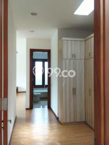 Jarang Ada! Rumah Kontrakan 4 Kamar Nyaman Siap Huni Kemang Jarang Ada! Rumah Kontrakan 4 Kamar Nyaman Siap Huni Kemang