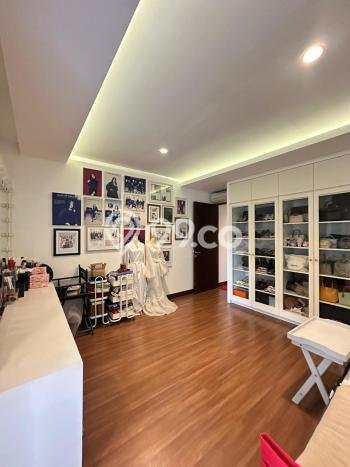 Dijual Rumah Mewah Elegan Dengan View Eksklusif di Pejaten, Jakarta Selatan Dijual Rumah Mewah Elegan Dengan View Eksklusif di Pejaten, Jakarta Selatan