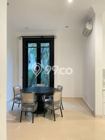 Lokasi strategis! Rumah siap pakai disewakan di Cilandak LB 600m2 Lokasi strategis! Rumah siap pakai disewakan di Cilandak LB 600m2