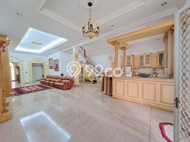 Ready to Use! Luxury House LT 4928m2 Desain Elegan di Ciganjur Ready to Use! Luxury House LT 4928m2 Desain Elegan di Ciganjur