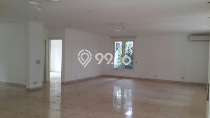 Ready to Use! Luxury House LT 898m2 Desain Elegan di Kemang Ready to Use! Luxury House LT 898m2 Desain Elegan di Kemang