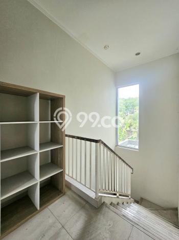 Hunian Elit LB 120m2 Siap Pakai Desain Elegan di Bintaro, Jakarta Selatan Hunian Elit LB 120m2 Siap Pakai Desain Elegan di Bintaro, Jakarta Selatan