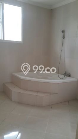 Ready to Use! Luxury House LT 898m2 Desain Elegan di Kemang Ready to Use! Luxury House LT 898m2 Desain Elegan di Kemang
